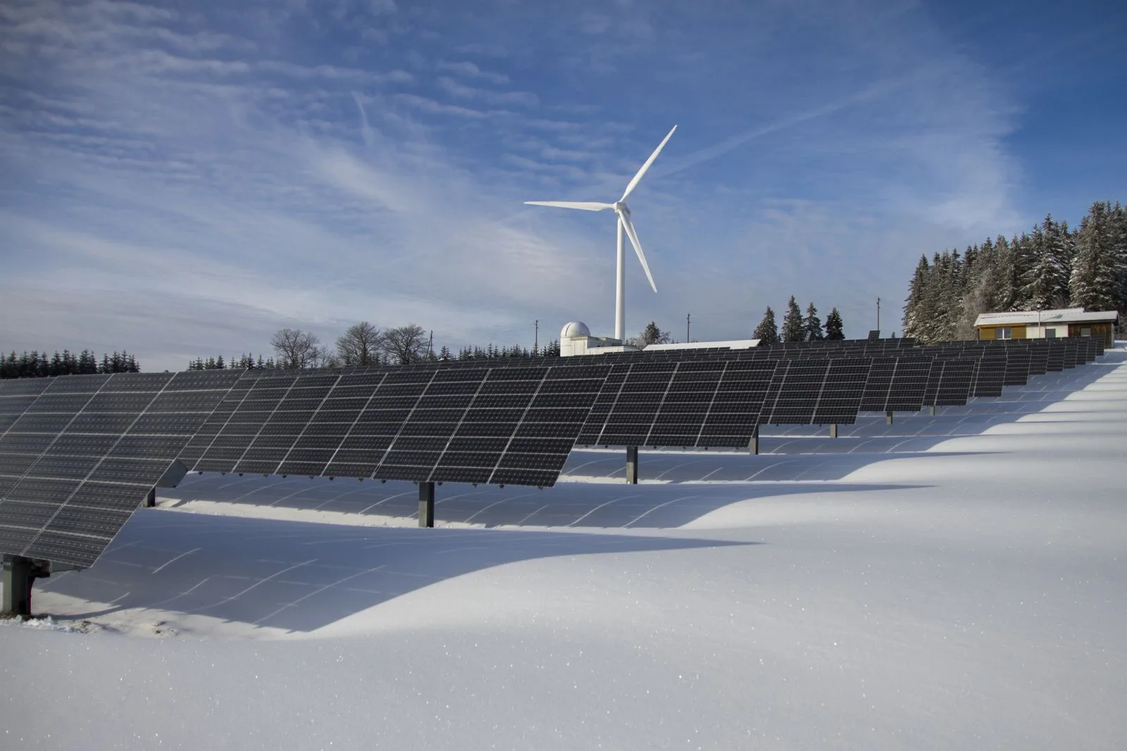 Întreținere panouri solare: ce, când și cum în 2026
