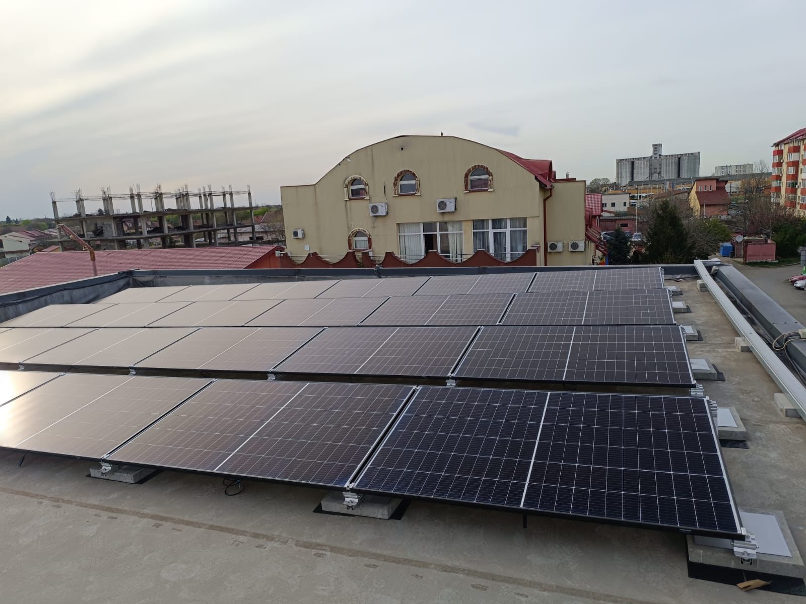 Sistem 10 kW trifazic